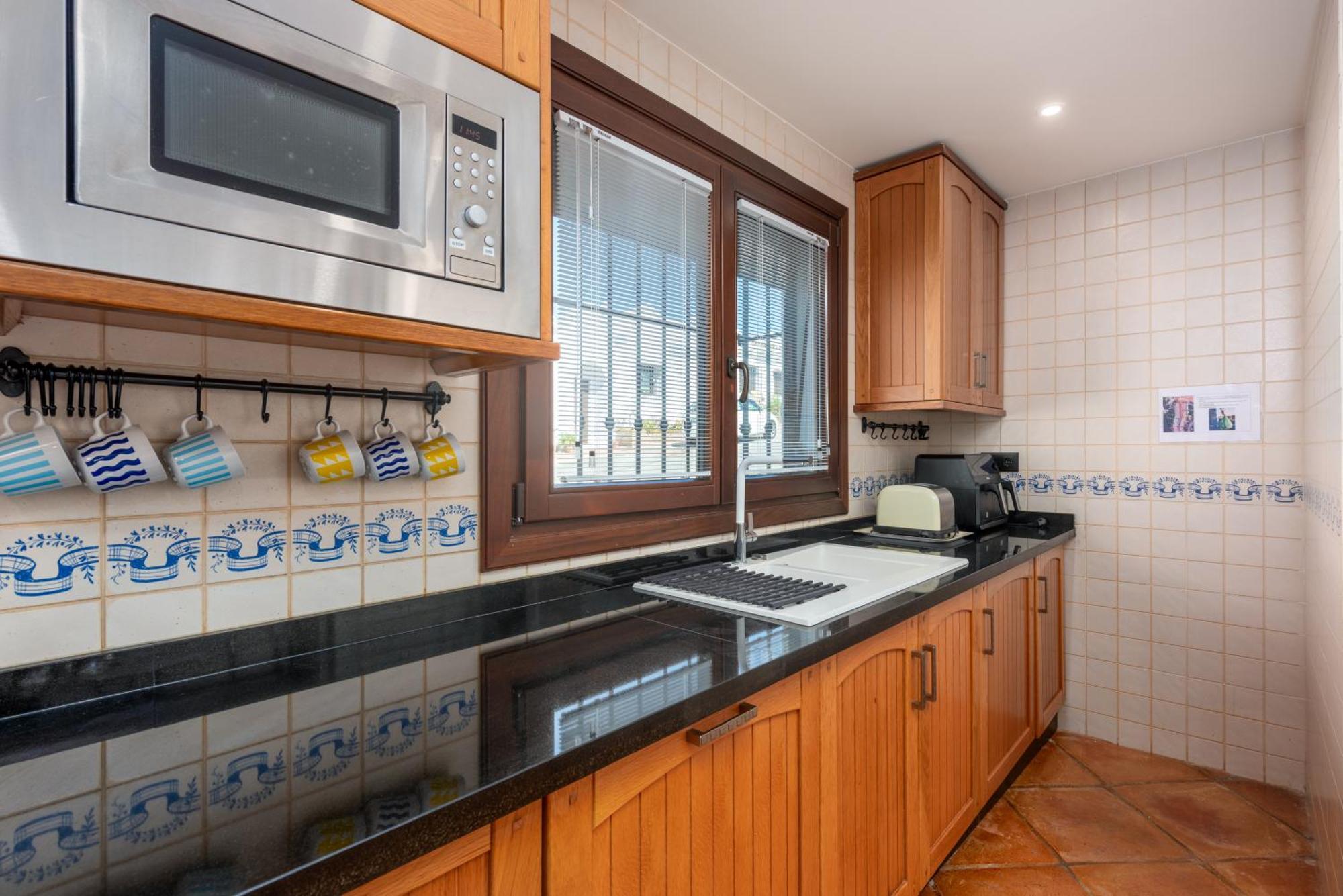 Stylish 3 Bed House 2 Bathrooms, With Patio, Roof Terrace And Communal Pool 5 Minutes Away From The Beautiful Spanish White Village Of Casares Pueblo And Only 20 Mins From The Sea Екстериор снимка